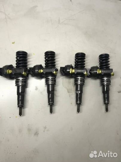 Форсунка топливная Audi A4 B6 2005 038130073BE