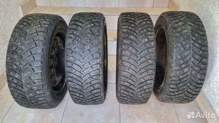 Michelin X-Ice North 4 205/55 R16 92T