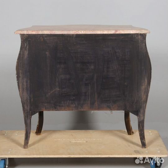 Комод с мраморной столешницей