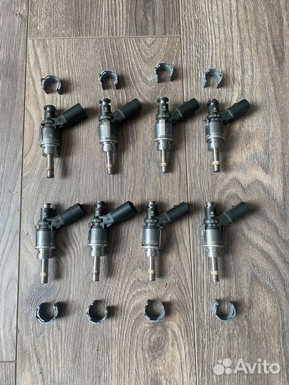 Топливная форсунка 4.2 BAR BVJ Audi A8 D3 2008г