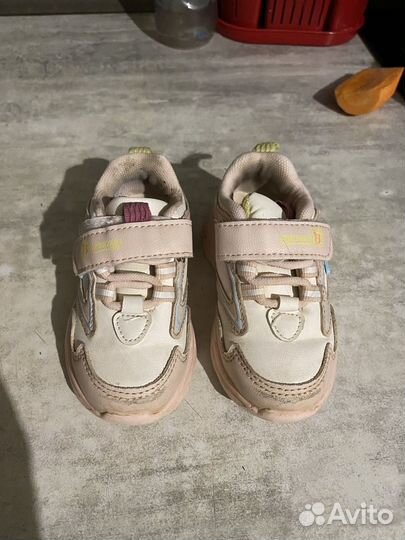 Кроссовки для девочки 23