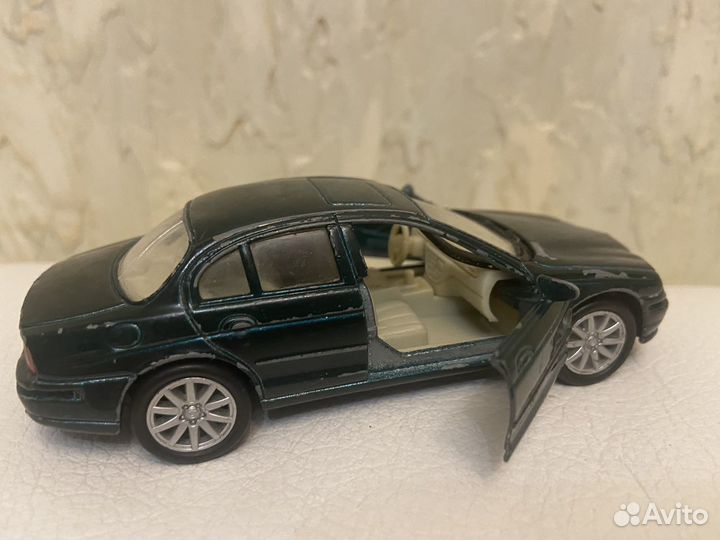 Модель автомобиля Jaguar S-type от Welli