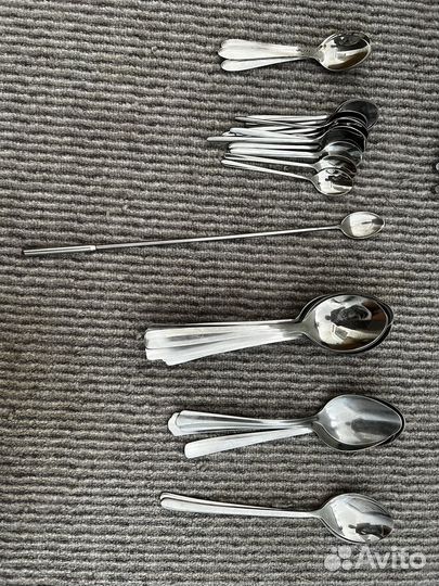 Набор посуды и столовых приборов