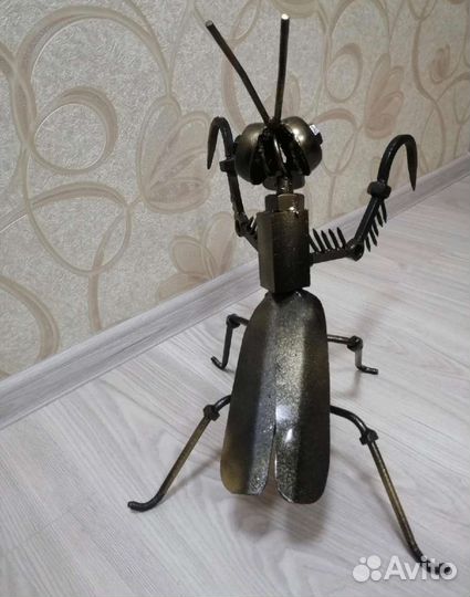 Богомол из металла