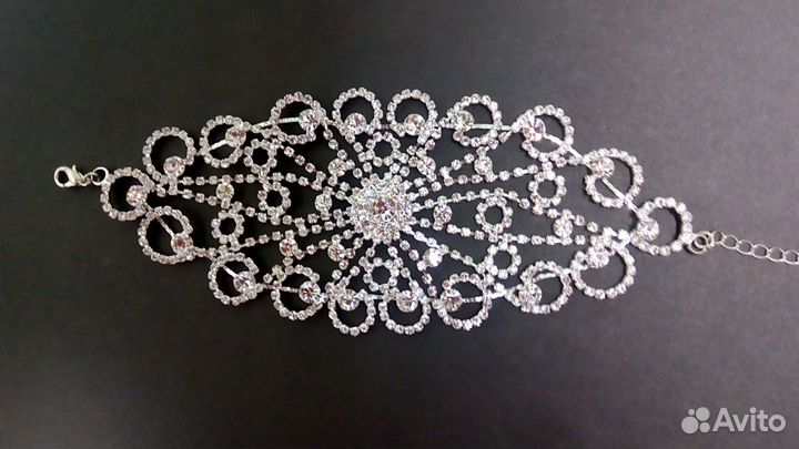 Продам красивое украшение на руку