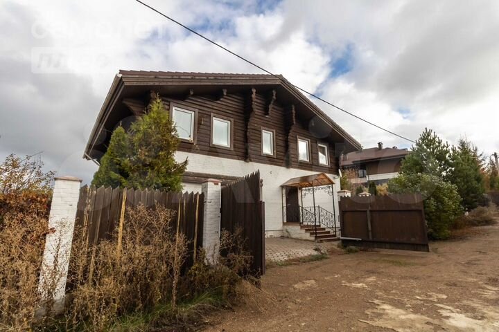 Дом 250 м² на участке 11 сот.