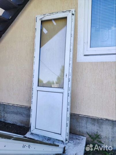 Дверь пластиковая бу