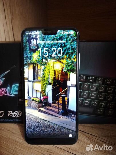 Телефон Honor 10