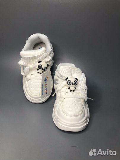 Кроссовки 3 пары и дутики