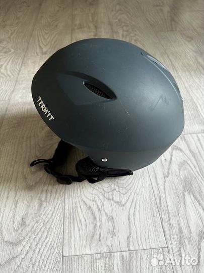 Горнолыжный шлем