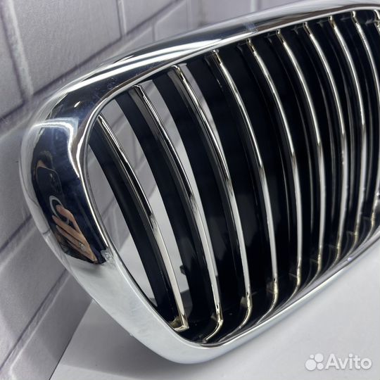 BMW E39 540i Решетка радиатора полный хром 2шт