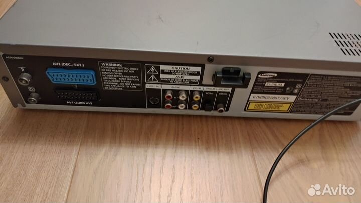Видеомагнитофон VHS/DVD Samsung