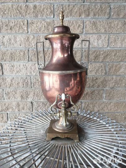 Крупный, антиквaрный самовар