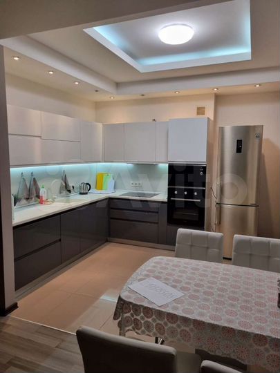 2-к. квартира, 82 м², 9/10 эт.