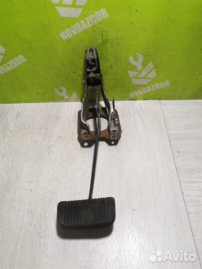 Педаль тормоза Тойота Карина 2 87-92