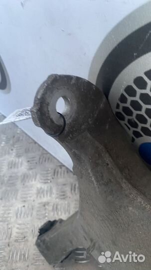 Рычаг задний нижний Прав. 33326753110 бмв 7 серия