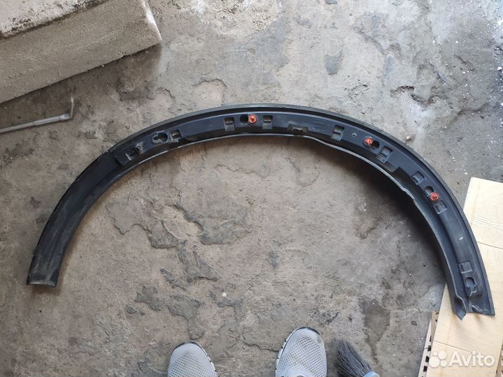 Накладка арки крыла передняя правая Volvo XC90