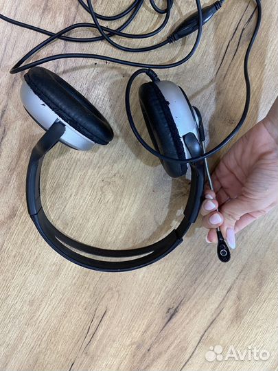 Наушники с микрофоном