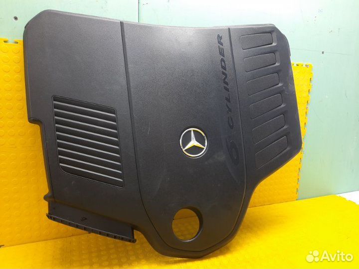 Б/У крышка двигателя Есть дефект, состояние на