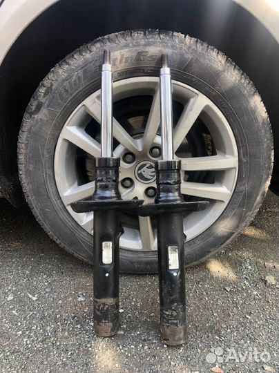 Стойки передние Skoda Volkswagen