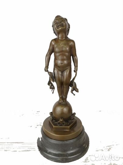Бронзовая статуэтка 