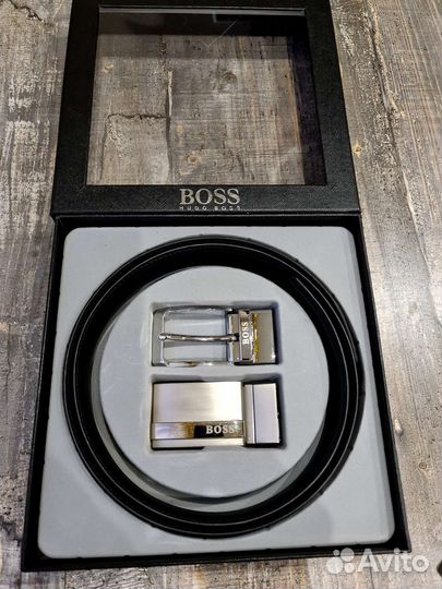 Ремень б0сс новый с двумя пряжками