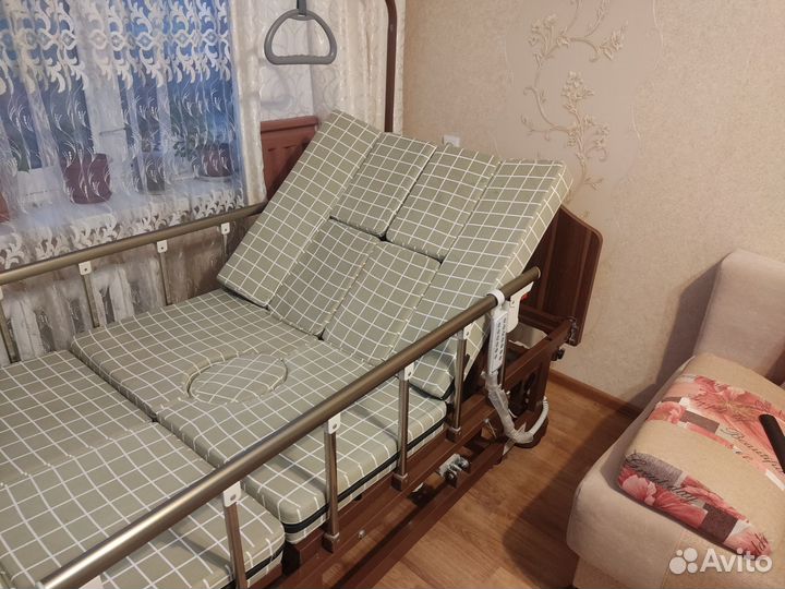 Медицинская кровать для лежачих больных
