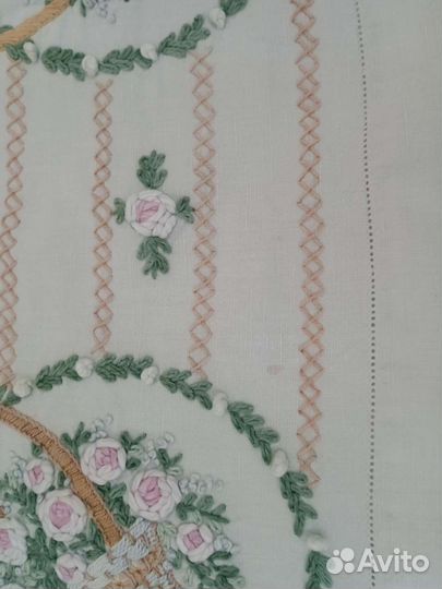 Скатерти чайные, салфетки, дорожки вышивка ришелье