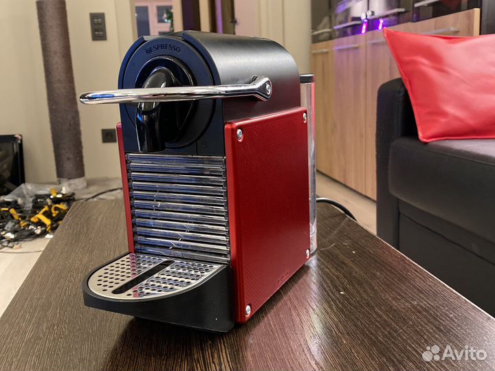 Кофемашина delonghi nespresso EN 124 R