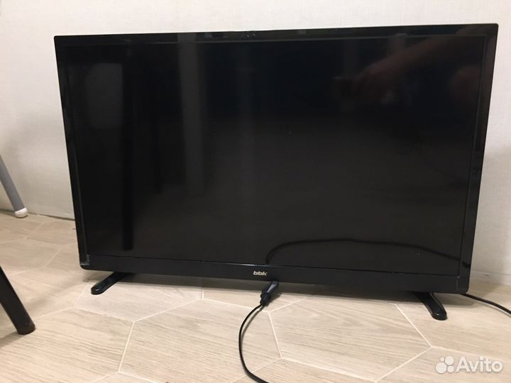 Телевизор BBK 28lem-1044/t2c на запчасти