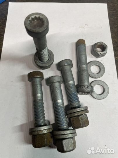 Болт задней подвески Mercedes w220 w215