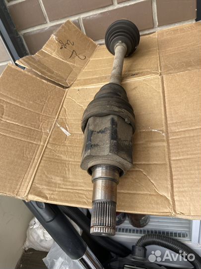 Полуось передняя левая маздасх5 2.5 AT 4WD)