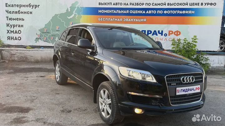 Ручка двери задней внутренняя левая Audi Q7 (4L) 4