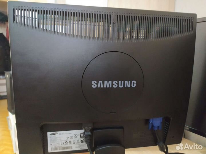 Монитор Samsung 19 дюймов 943N