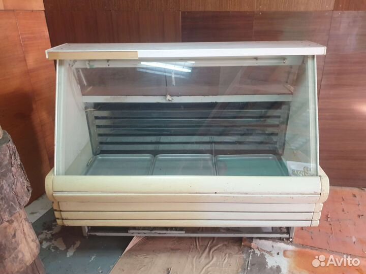 Холодильная витрина кондитерская бу