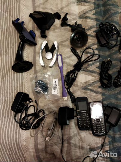 Мобильные телефоны бу, зарядки и держатели