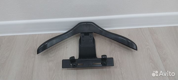 Вешалка для одежды автомобильная