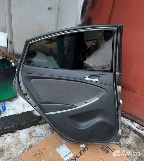 Дверь левая задняя Hyundai Solaris 1