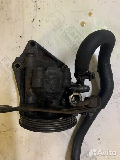 Насос гидроусилителя руля Nissan Primera P11 1998