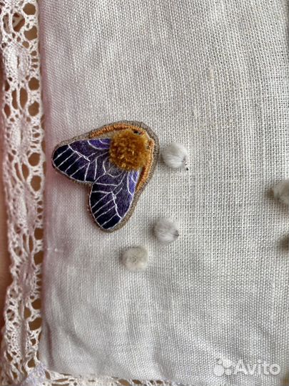 Брошь мотылек