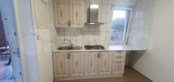 Комната 15 м² в 5-к., 1/3 эт.