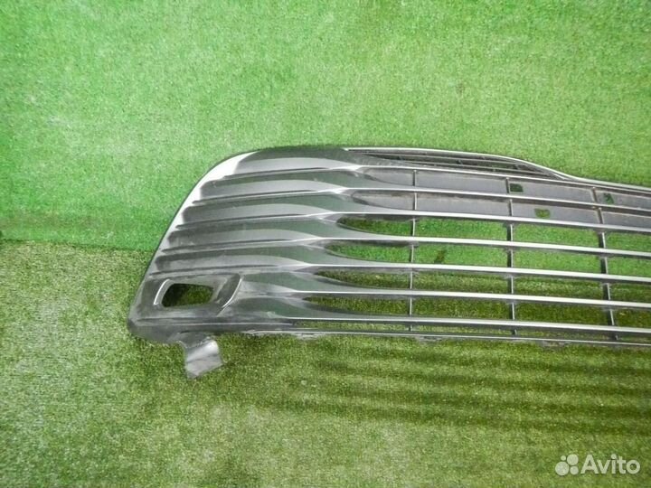 Решетка переднего бампера Toyota Camry xv70 (2018