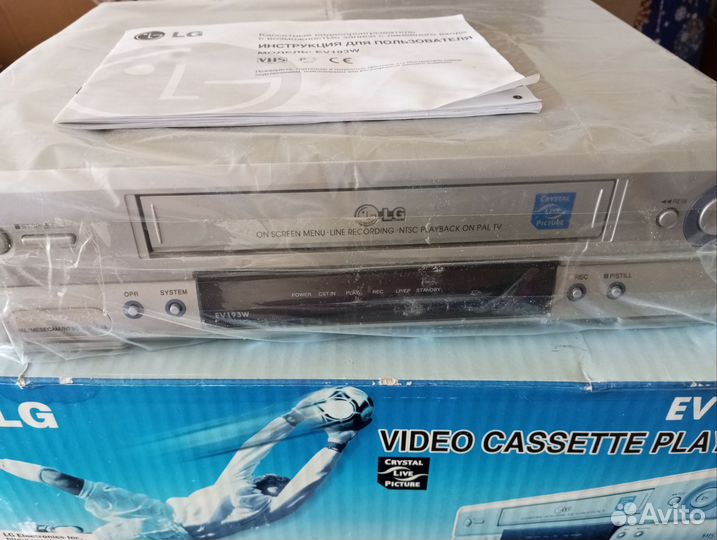 Видеомагнитофон LG