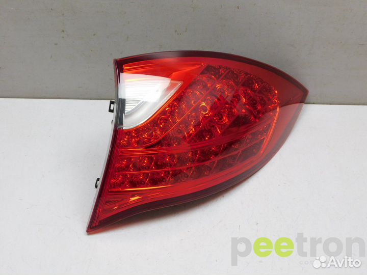 Б/У Б/У Фонарь задний наружный правый новая Аналог