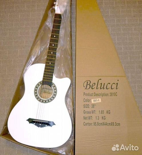 Гитара акустическая белая Белуччи