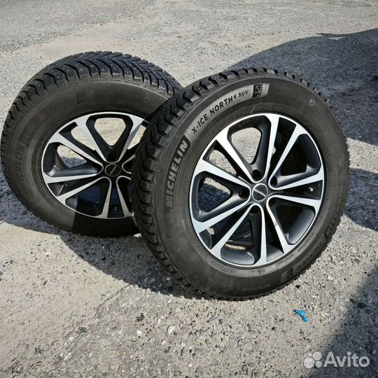 Michelin X-Ice North 4 SUV 235/65 R17