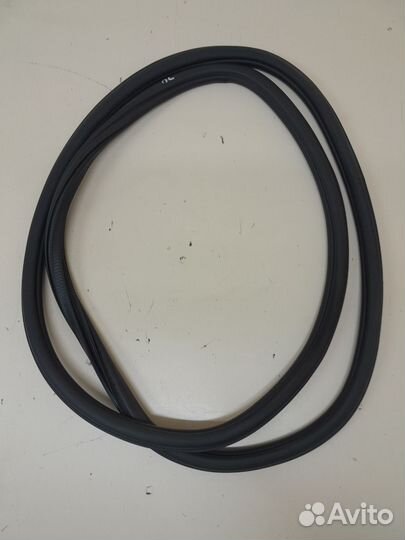 Уплотнитель проема двери передней левой Skoda Rapi