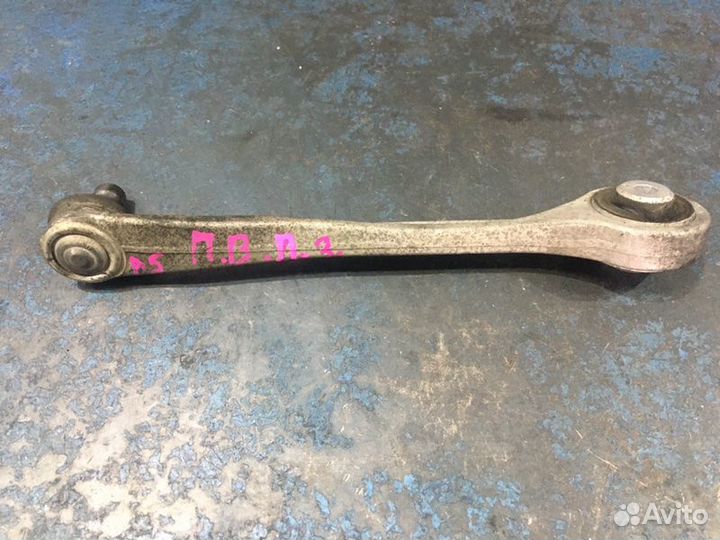 Рычаг верхний правый Audi A4 B8