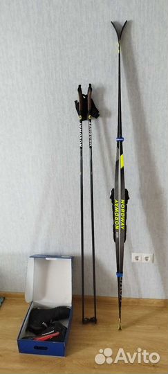 Лыжи,палки,ботинки (комплект )