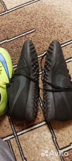 Футбольные бутсы nike